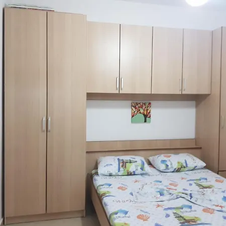 Lalzi Bay, Lura 1 Ground Floor 펜션 *