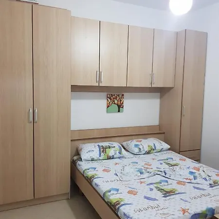 Holiday home Lalzi Bay, Lura 1 Ground Floor Apartament *