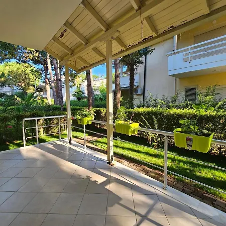 Holiday home Lalzi Bay, Lura 1 Ground Floor Apartament Durres