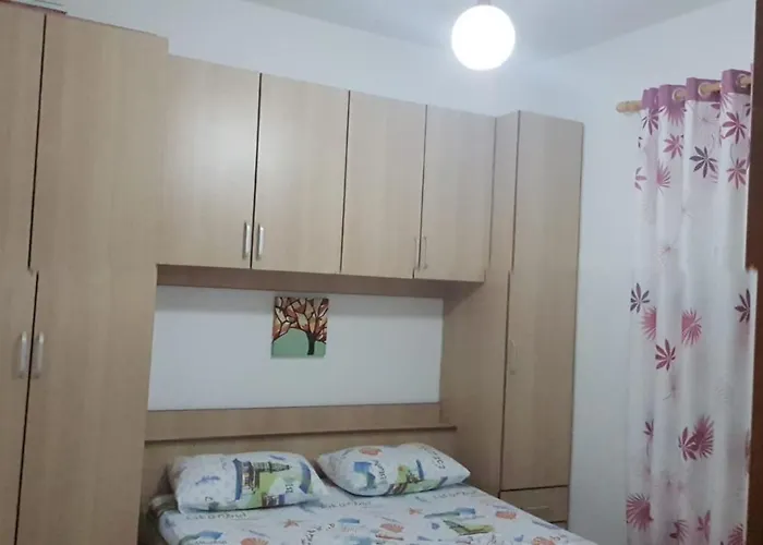Casa vacanze Lalzi Bay, Lura 1 Ground Floor Durrës