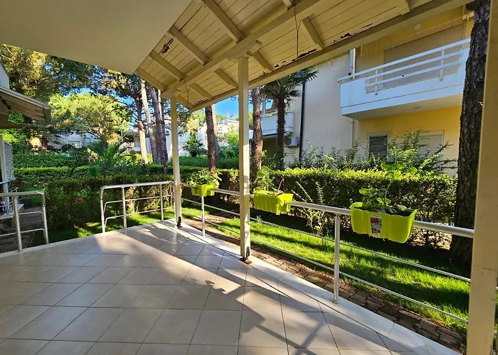 Casa vacanze Lalzi Bay, Lura 1 Ground Floor Durrës