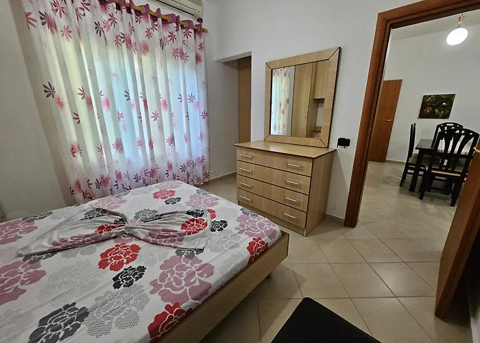 Lalzi Bay, Lura 1 Ground Floor Casa vacanze